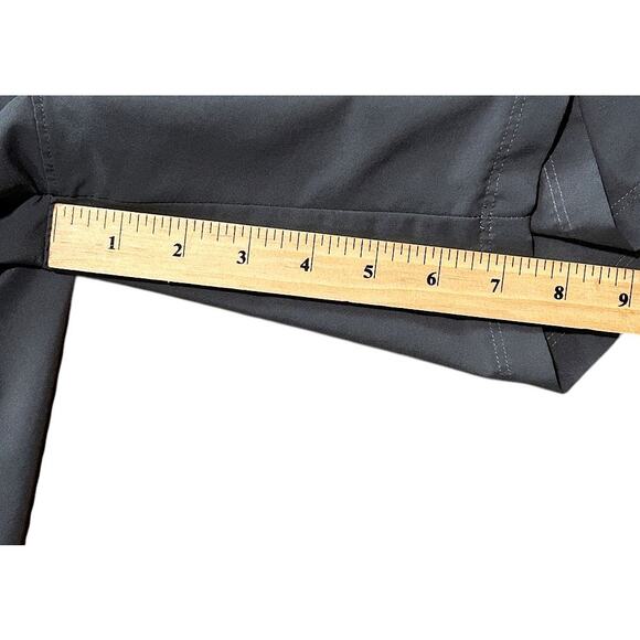 Under Armour Woven Graphic Loose Athletic Gray Shorts Boy's Large - Picture 5 of 8